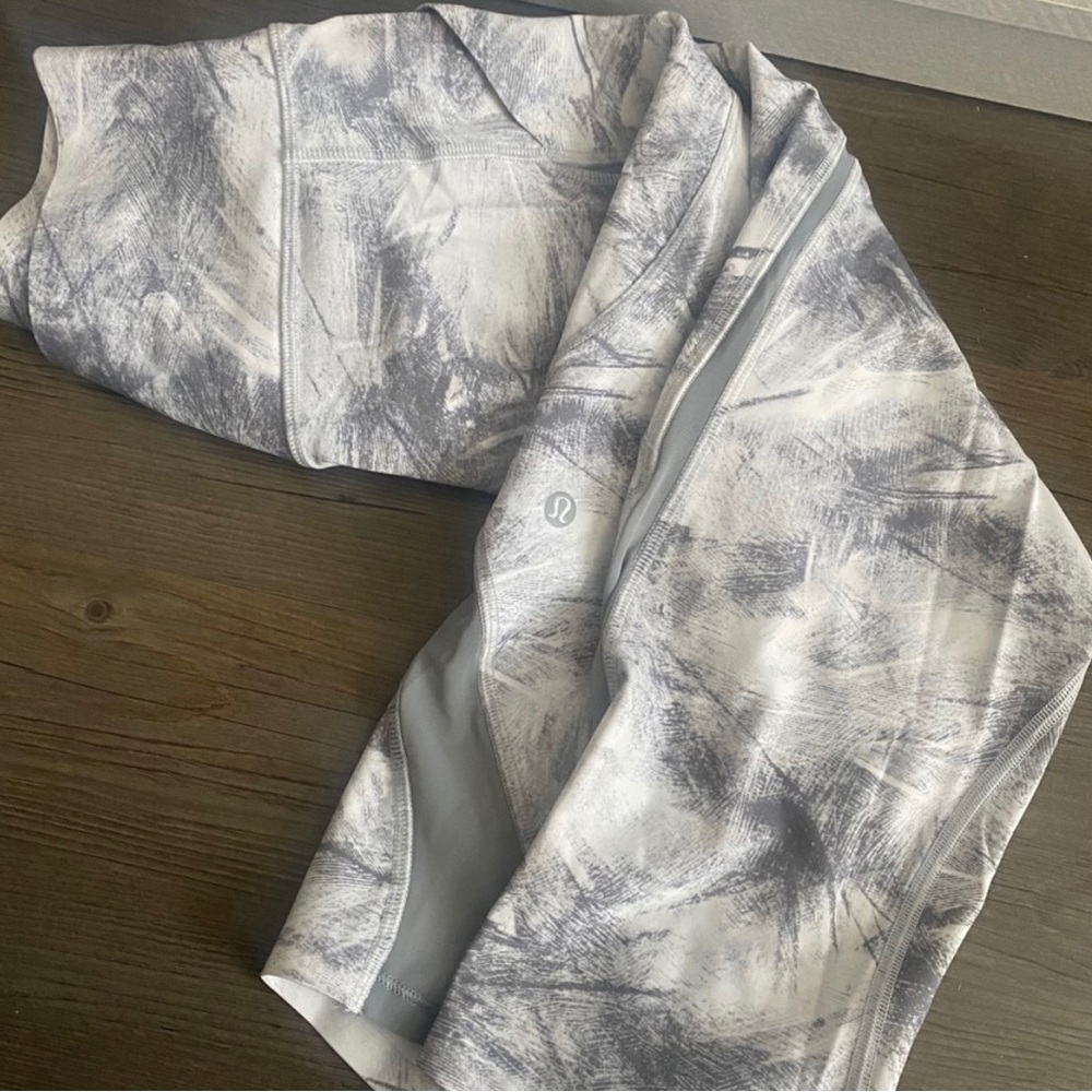 Cropped LuluLemon Leggings